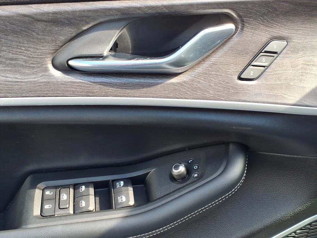 used 2022 Jeep Grand Cherokee L car, priced at $30,184