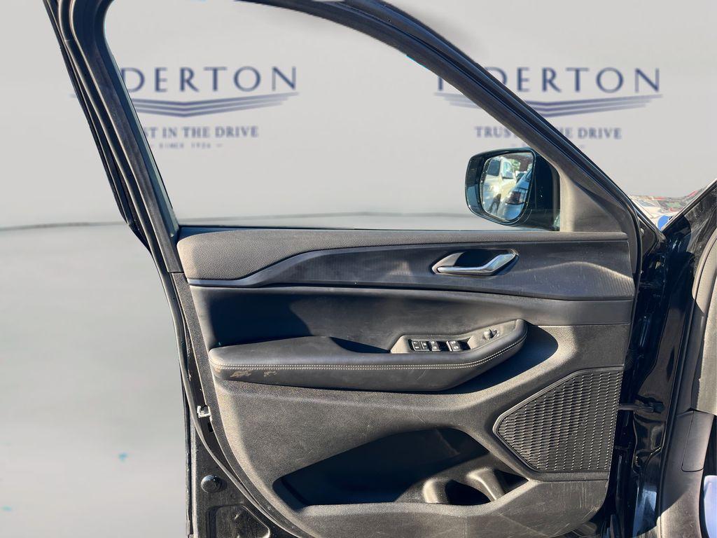 used 2024 Jeep Grand Cherokee L car, priced at $26,952