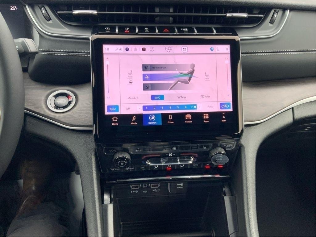 new 2025 Jeep Grand Cherokee car, priced at $46,730