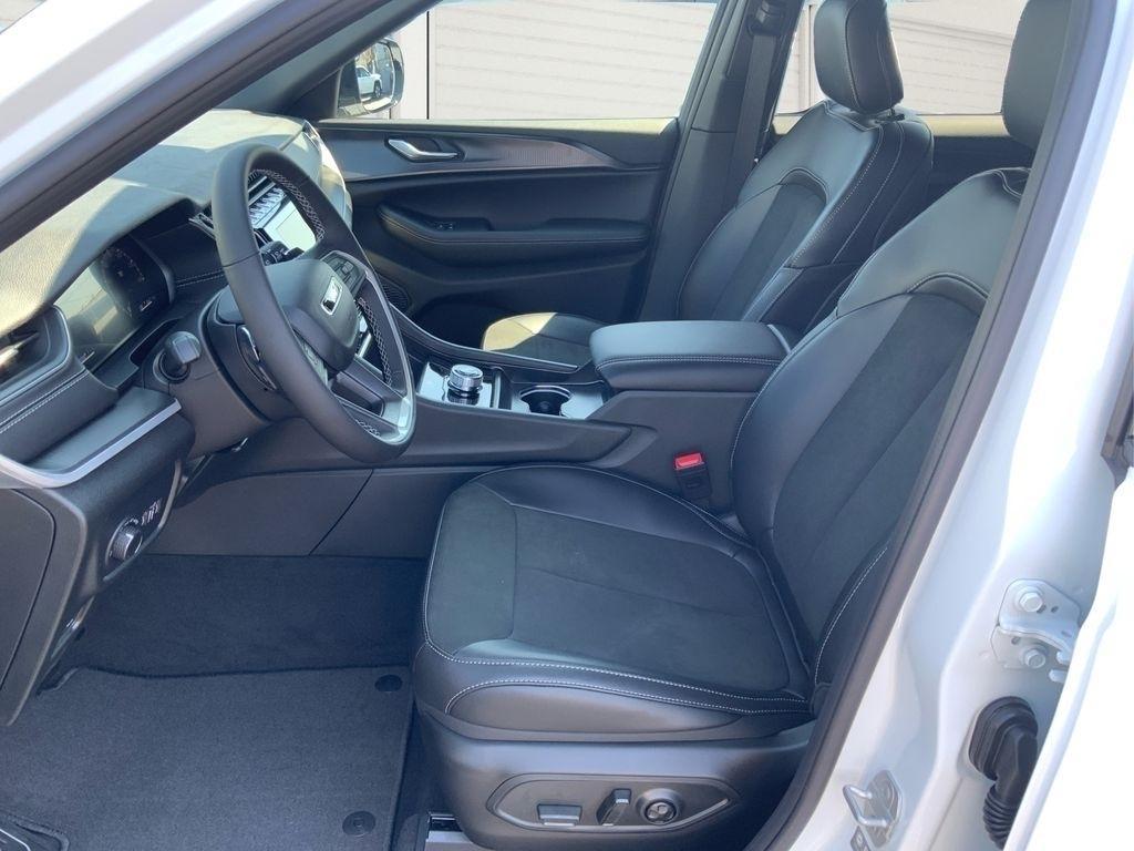 new 2025 Jeep Grand Cherokee L car, priced at $39,775