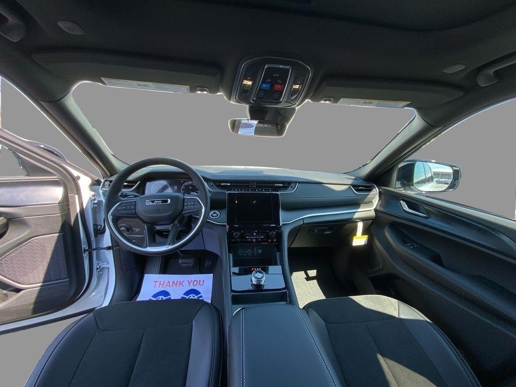 new 2025 Jeep Grand Cherokee L car, priced at $39,775