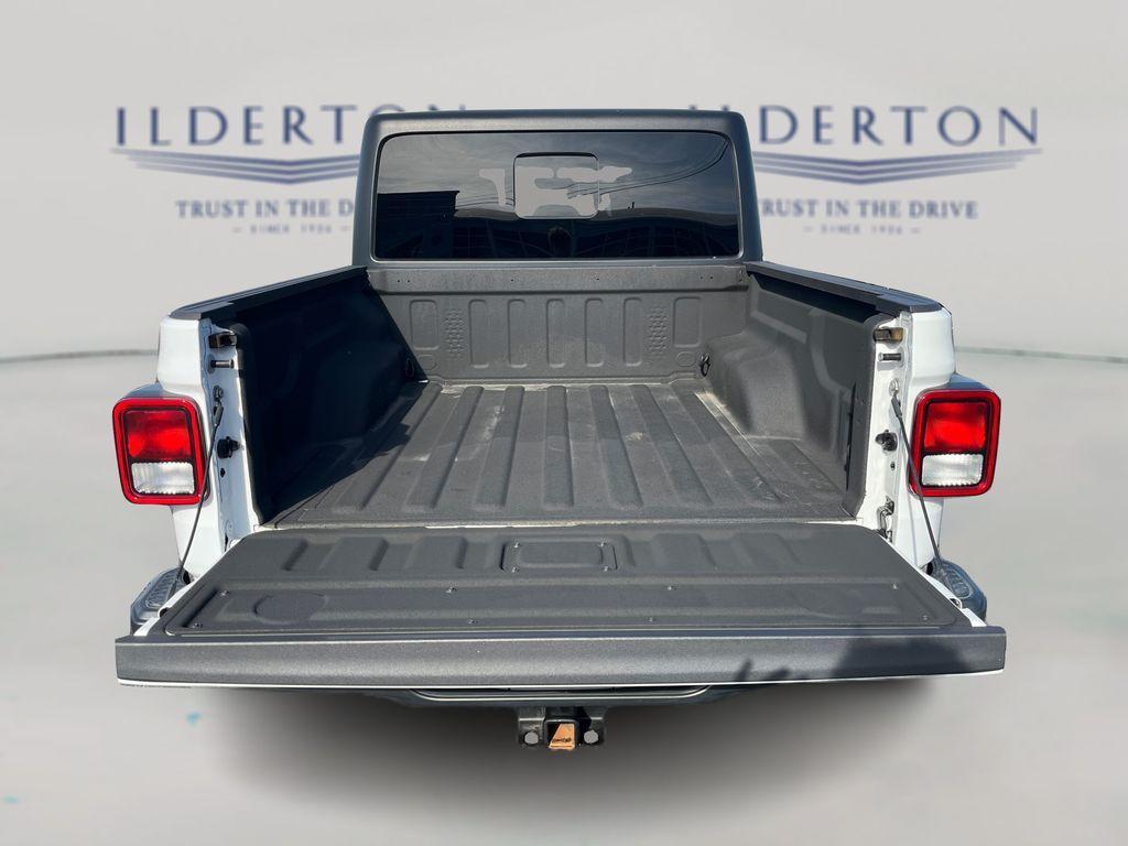 used 2022 Jeep Gladiator car, priced at $30,864