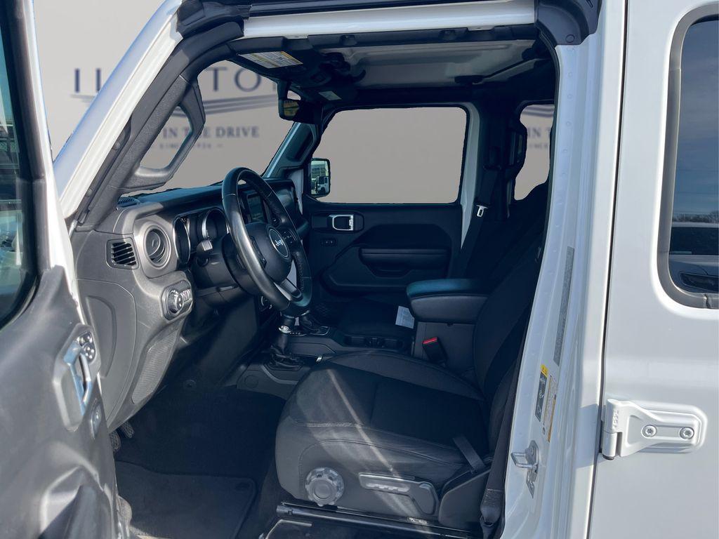 used 2022 Jeep Gladiator car, priced at $30,864