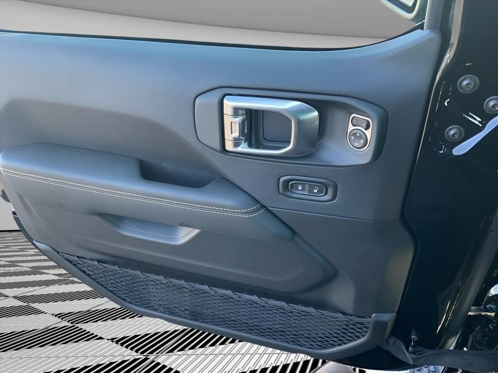 new 2025 Jeep Wrangler car, priced at $49,120
