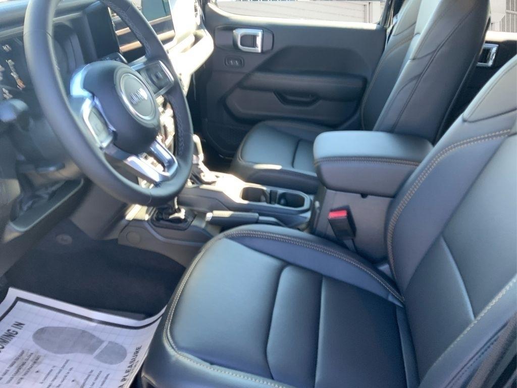 new 2025 Jeep Wrangler car, priced at $49,620
