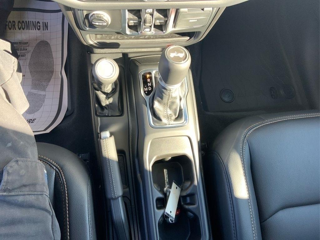 new 2025 Jeep Wrangler car, priced at $47,120