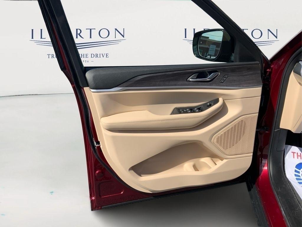 new 2025 Jeep Grand Cherokee L car, priced at $42,535