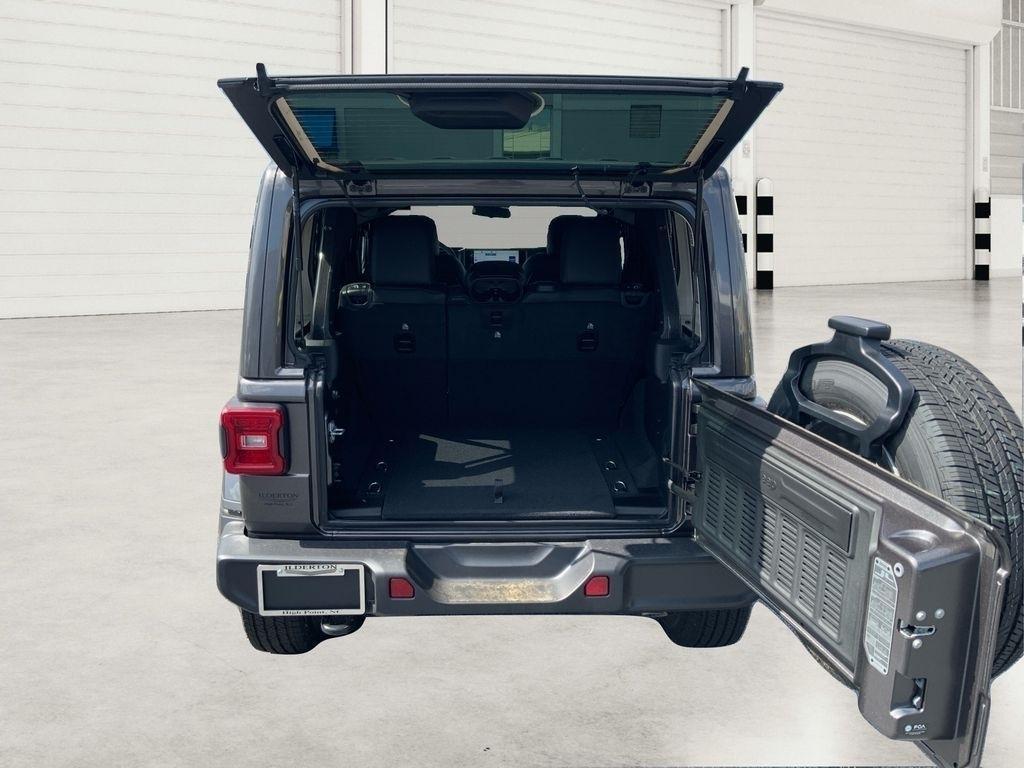 new 2025 Jeep Wrangler car, priced at $45,715