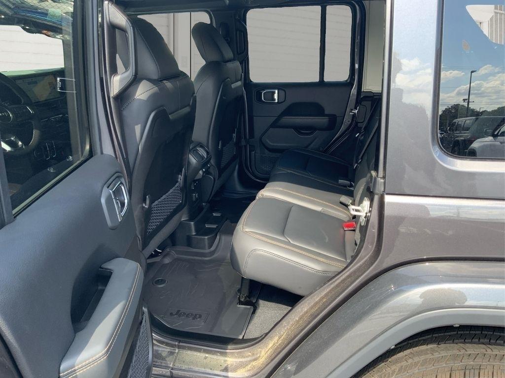 new 2025 Jeep Wrangler car, priced at $45,715