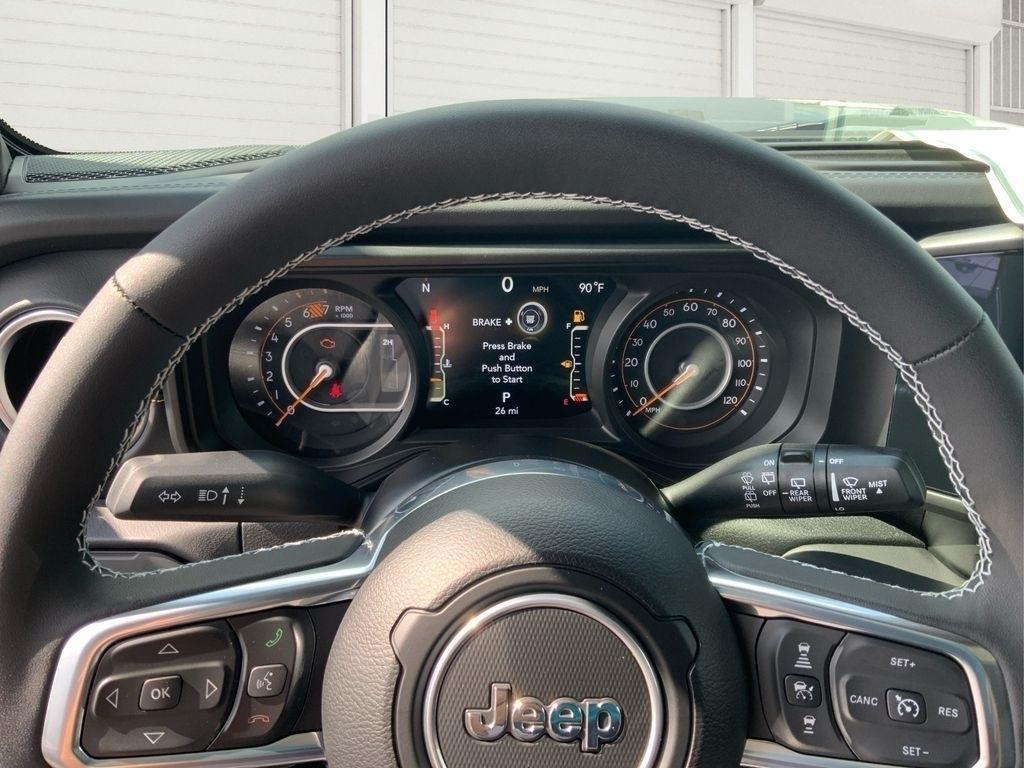 new 2025 Jeep Wrangler car, priced at $45,715