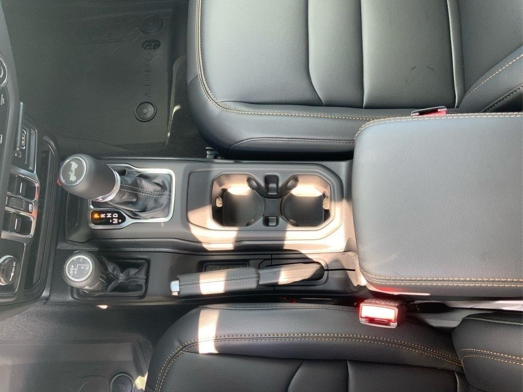 new 2025 Jeep Wrangler car, priced at $45,715