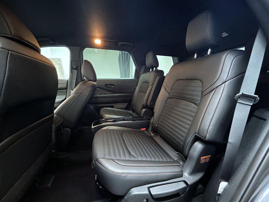 new 2025 Nissan Pathfinder car, priced at $39,381