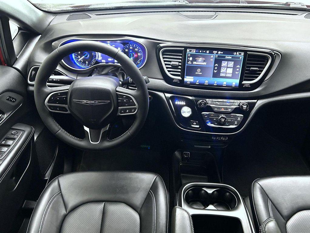 used 2025 Chrysler Pacifica car, priced at $33,955