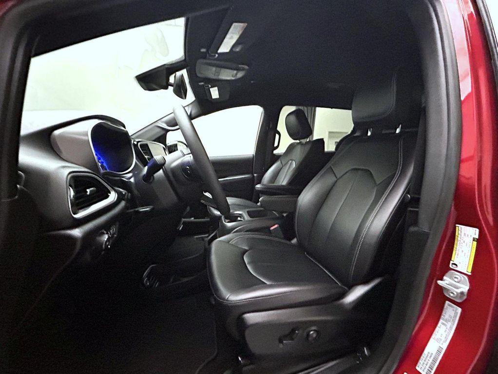 used 2025 Chrysler Pacifica car, priced at $33,955