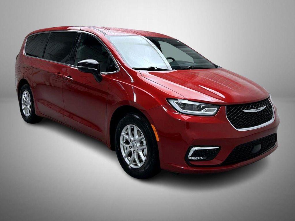 used 2025 Chrysler Pacifica car, priced at $33,955