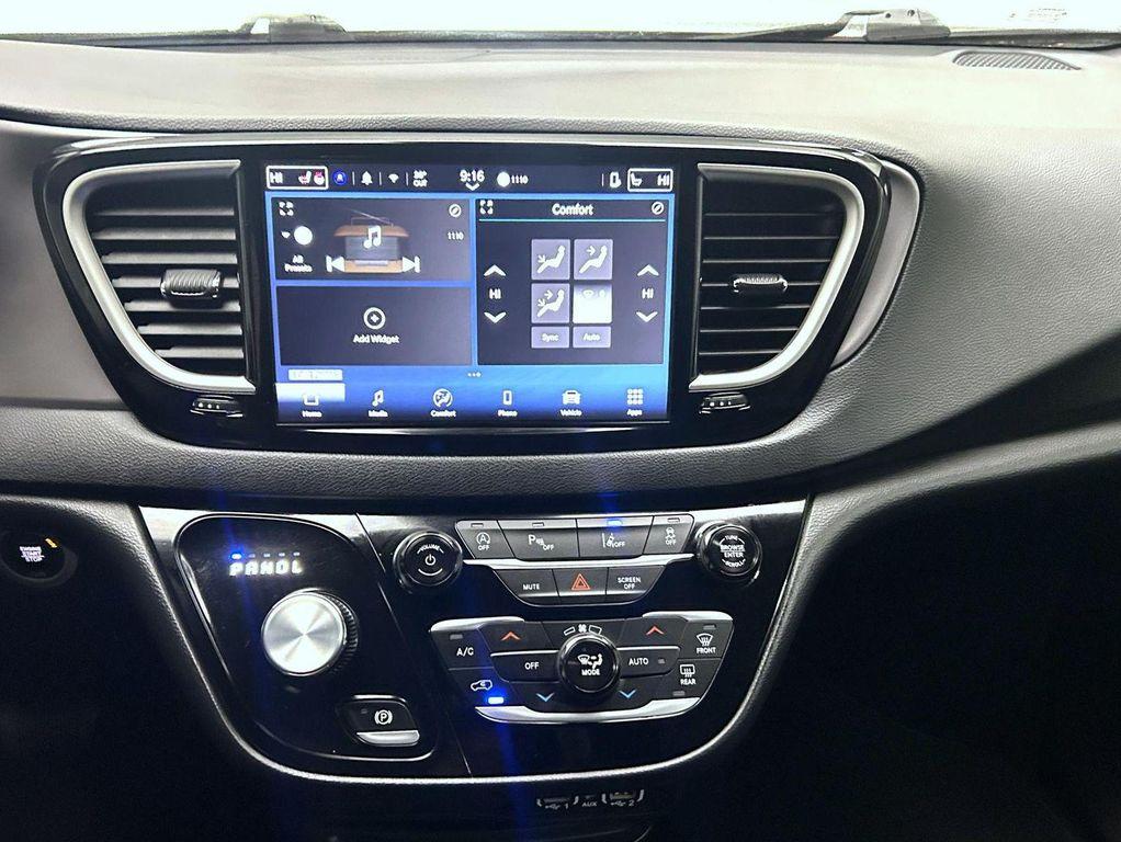 used 2025 Chrysler Pacifica car, priced at $33,955