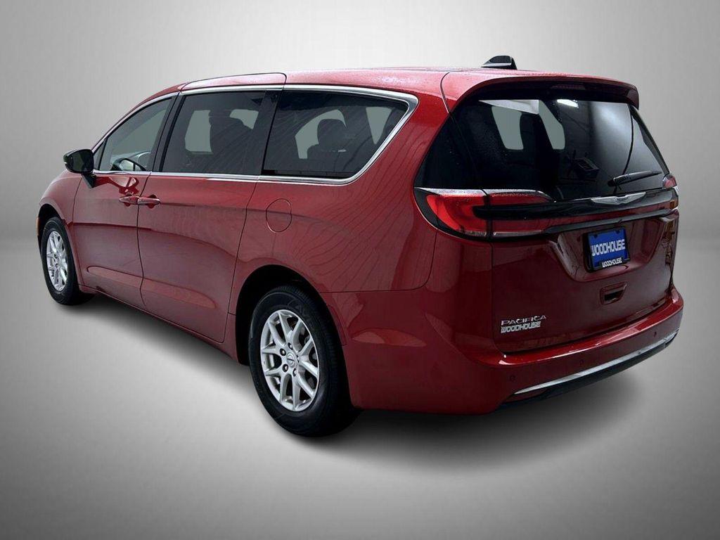 used 2025 Chrysler Pacifica car, priced at $33,955