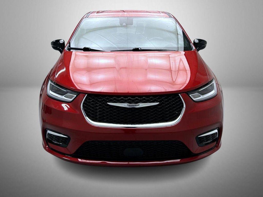 used 2025 Chrysler Pacifica car, priced at $33,955