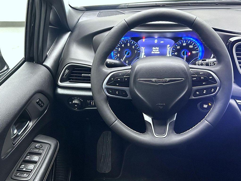 used 2025 Chrysler Pacifica car, priced at $33,633