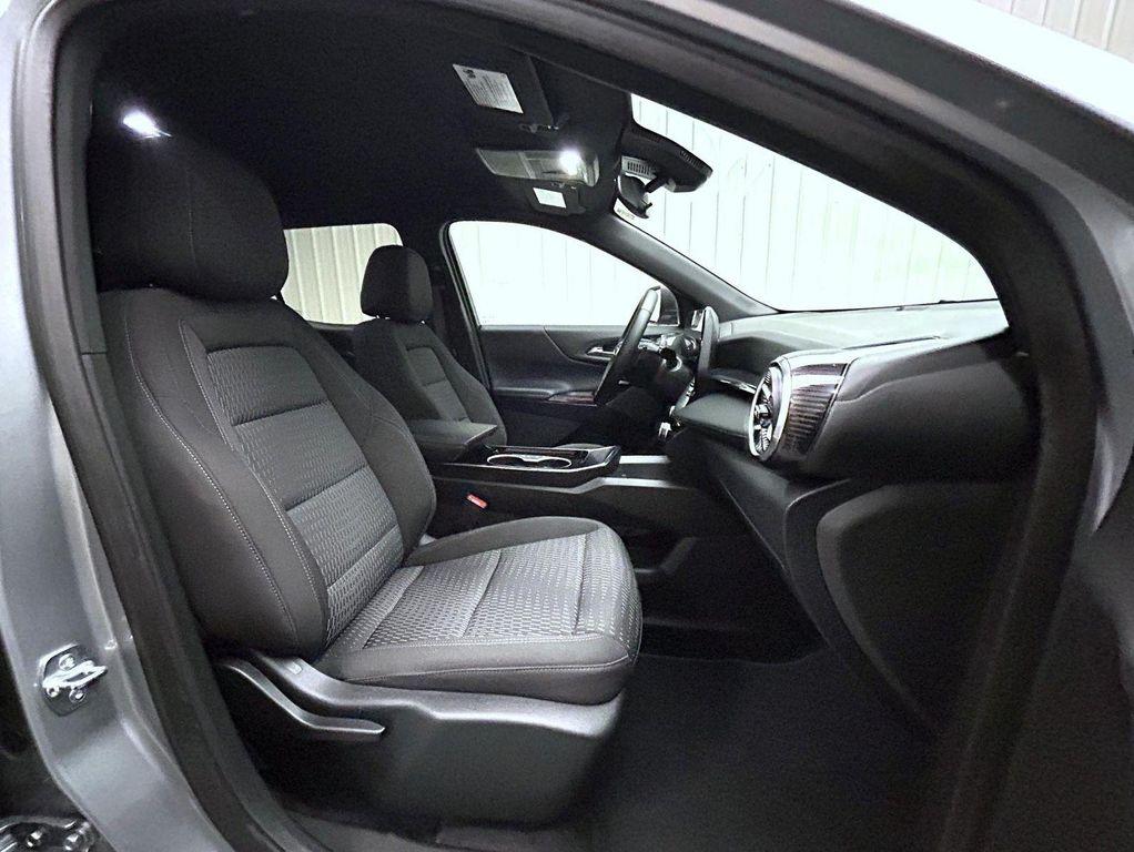 used 2025 Chevrolet Equinox car, priced at $26,996