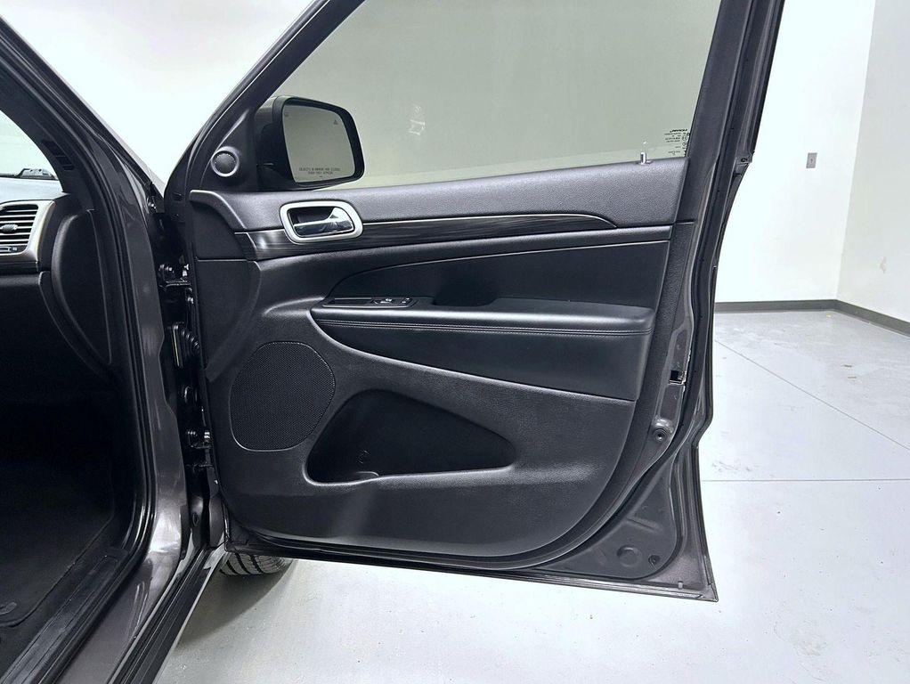 used 2021 Jeep Grand Cherokee car, priced at $21,654