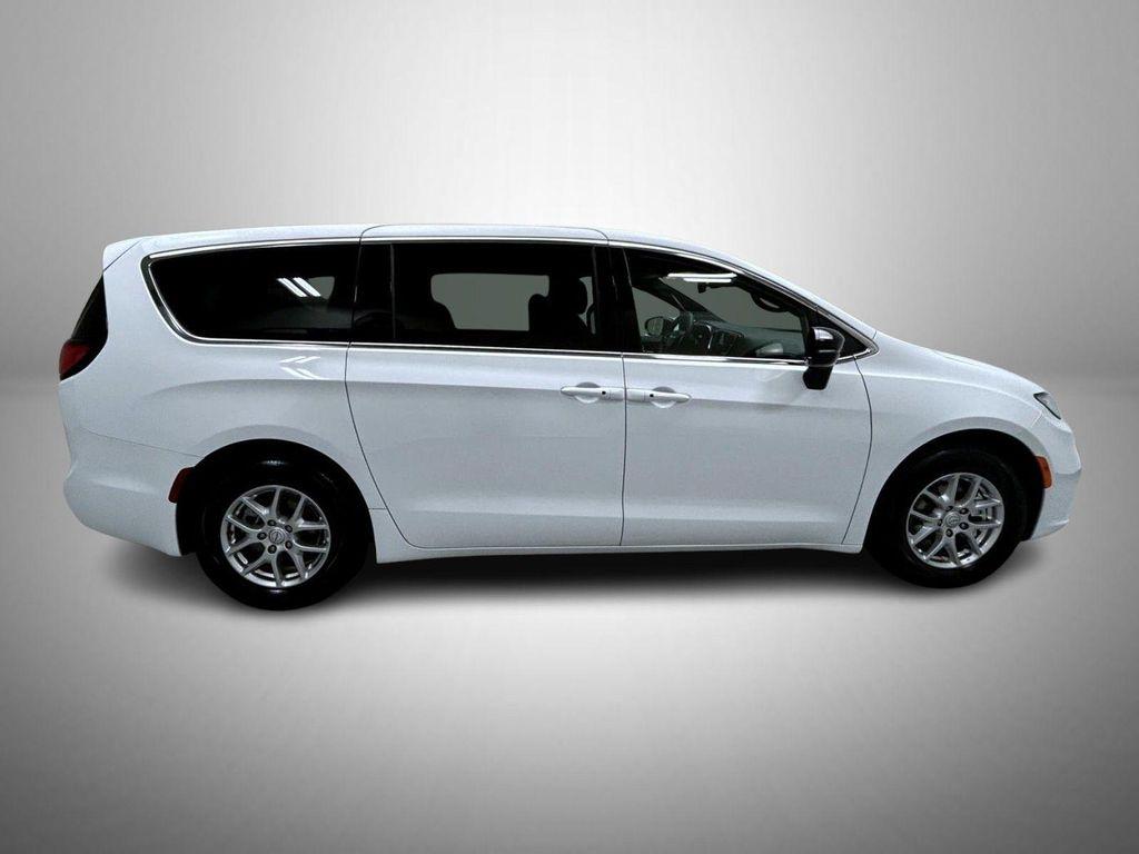 used 2025 Chrysler Pacifica car, priced at $34,696