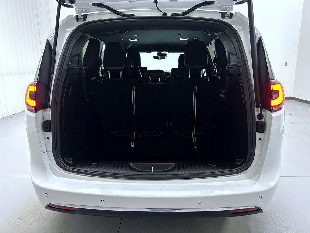 used 2025 Chrysler Pacifica car, priced at $34,696