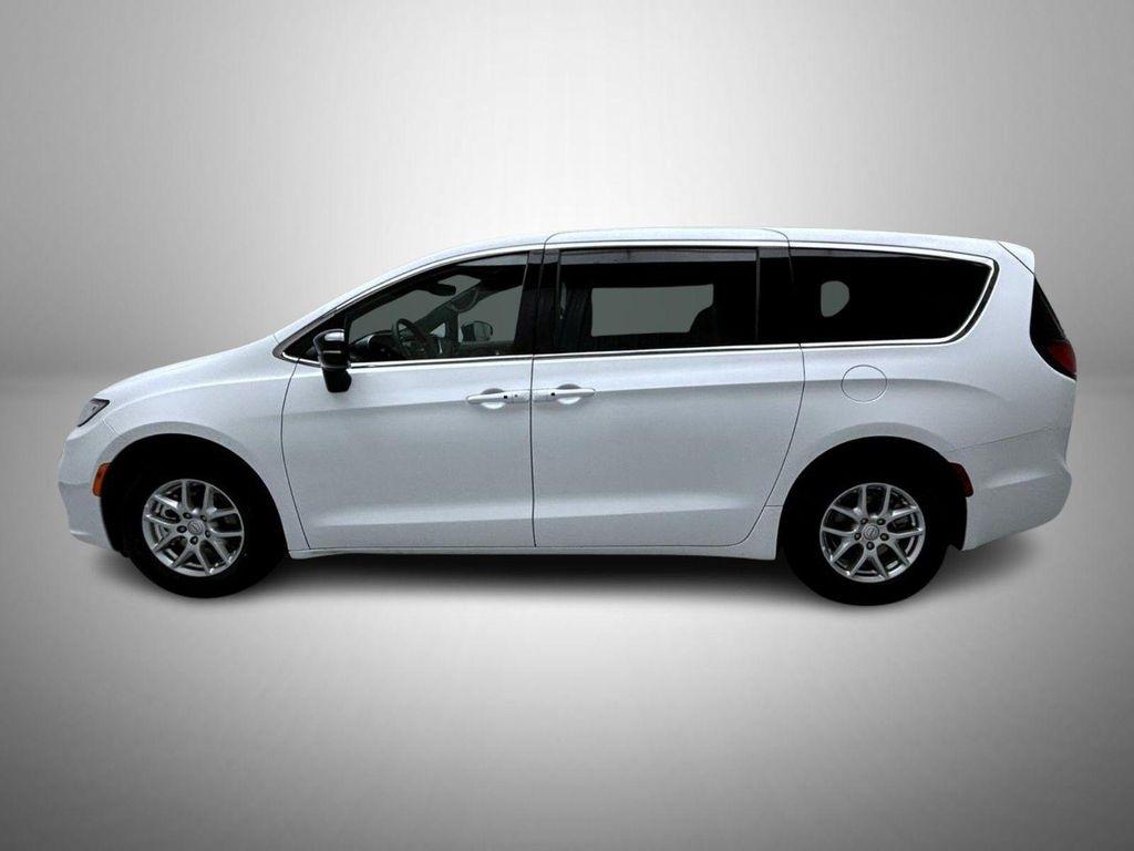 used 2025 Chrysler Pacifica car, priced at $34,696