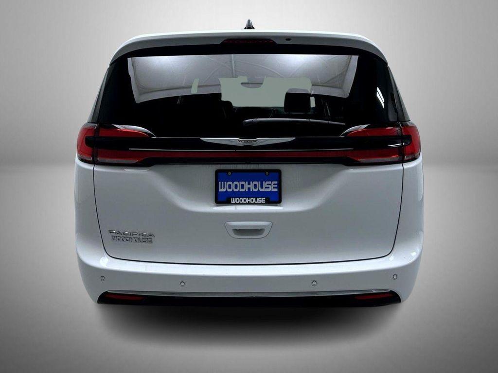 used 2025 Chrysler Pacifica car, priced at $34,696