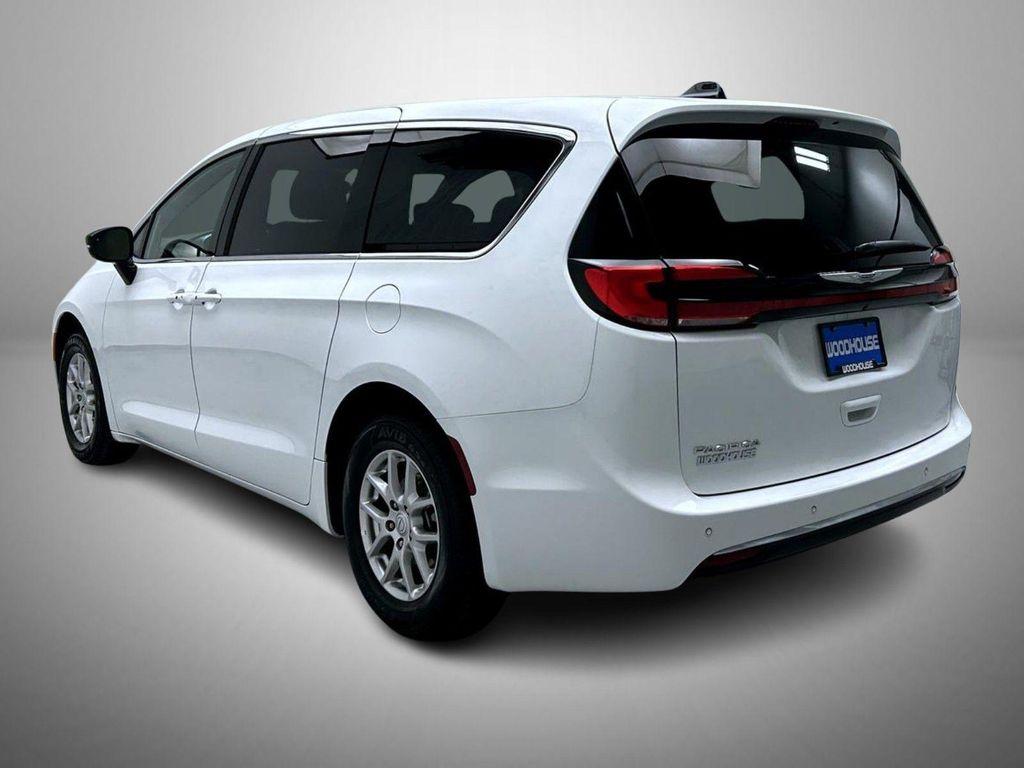 used 2025 Chrysler Pacifica car, priced at $34,696