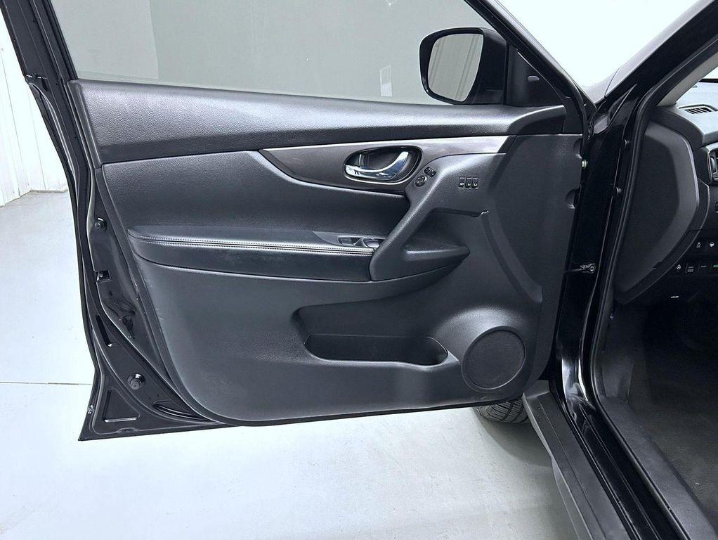 used 2019 Nissan Rogue car, priced at $16,276
