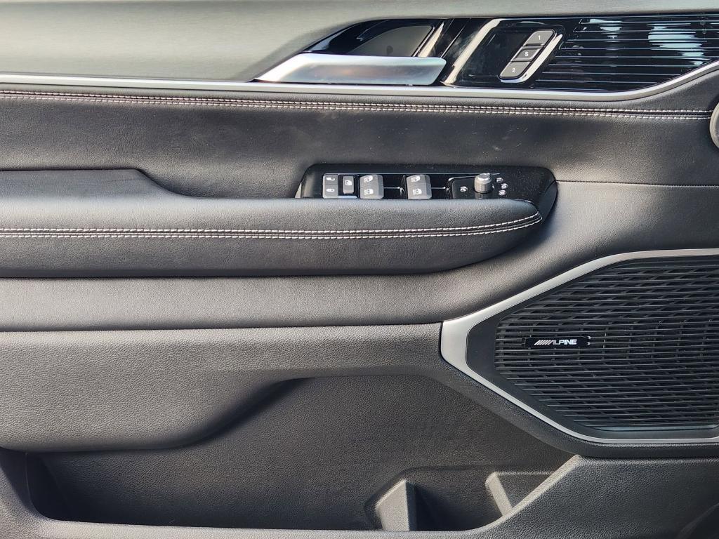 new 2026 Jeep Grand Wagoneer car, priced at $69,828