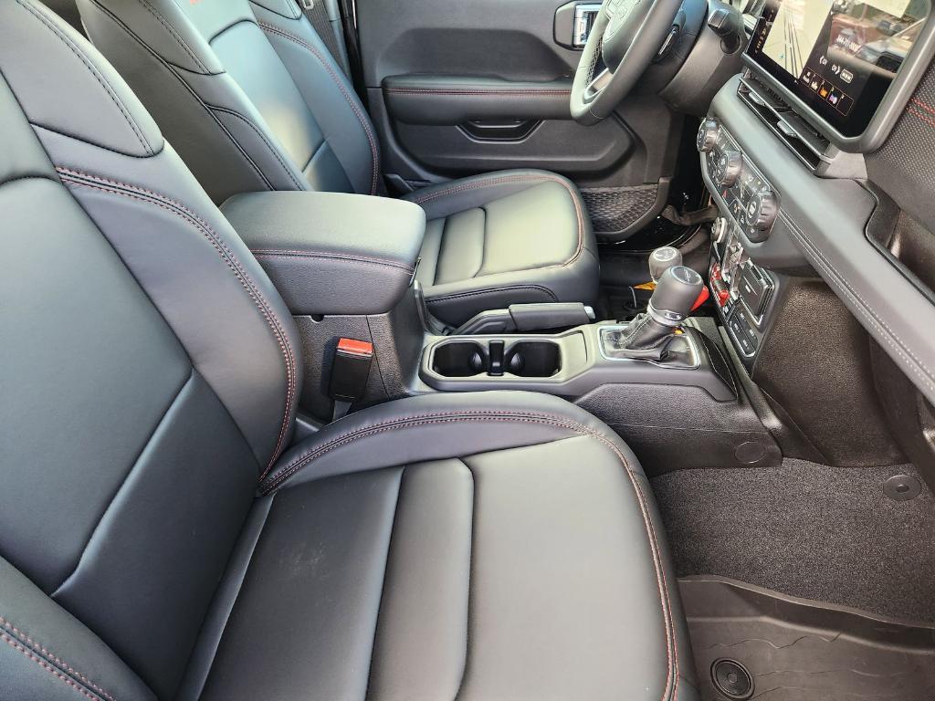 new 2026 Jeep Gladiator car, priced at $57,486