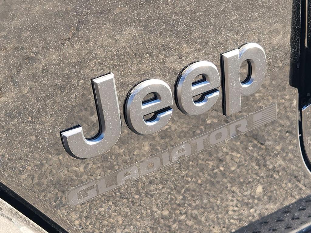 new 2026 Jeep Gladiator car, priced at $43,823