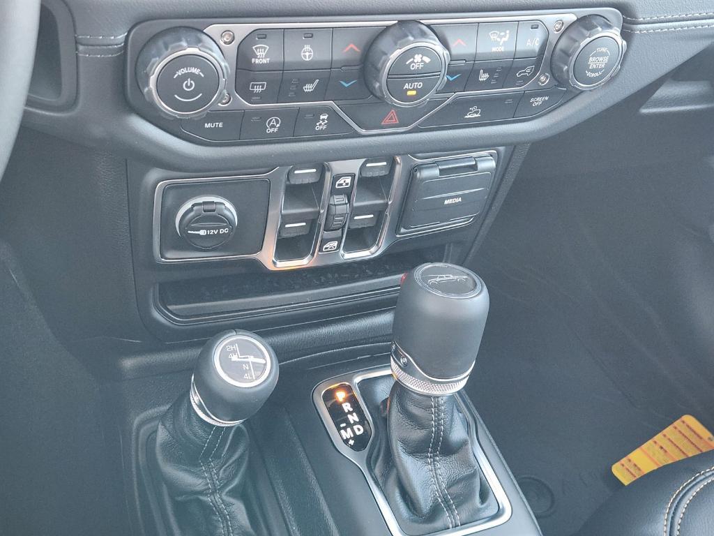 new 2026 Jeep Gladiator car, priced at $43,823