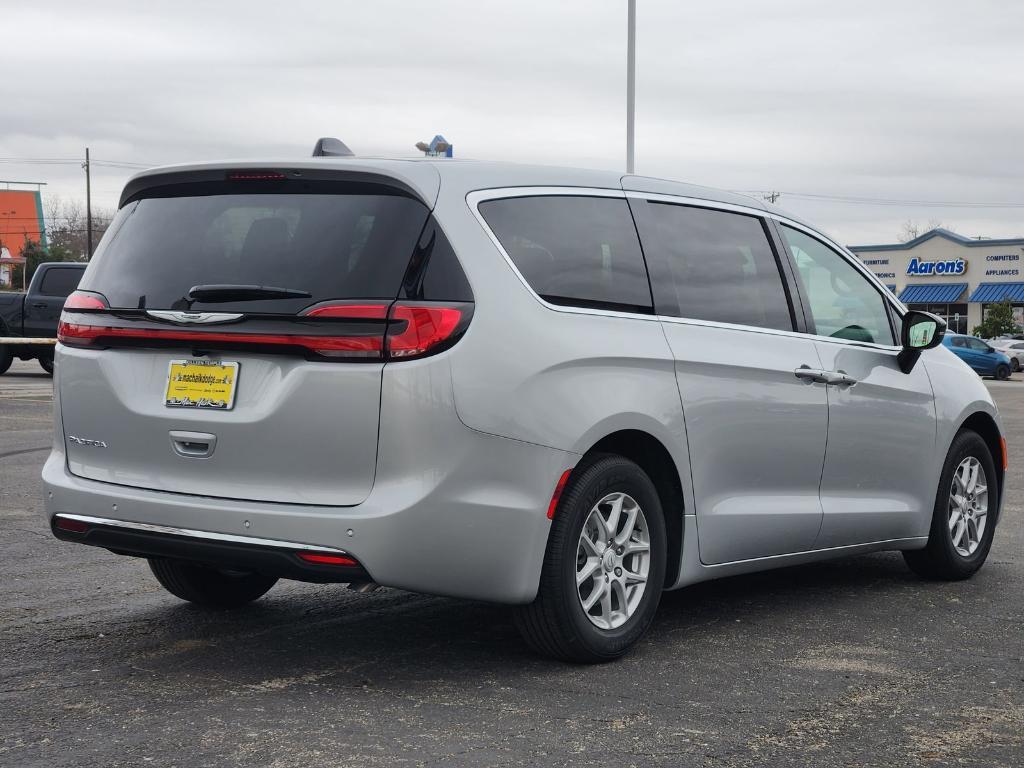 new 2026 Chrysler Pacifica car, priced at $43,996