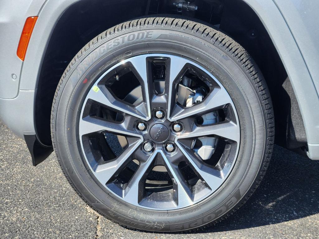 new 2025 Jeep Grand Cherokee car, priced at $51,007