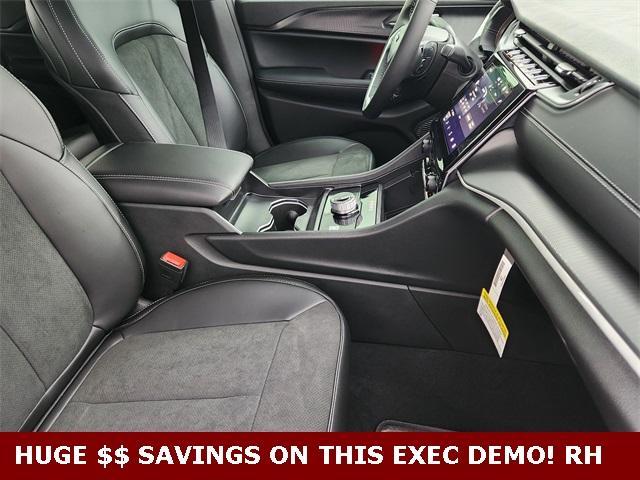 new 2025 Jeep Grand Cherokee car, priced at $41,175