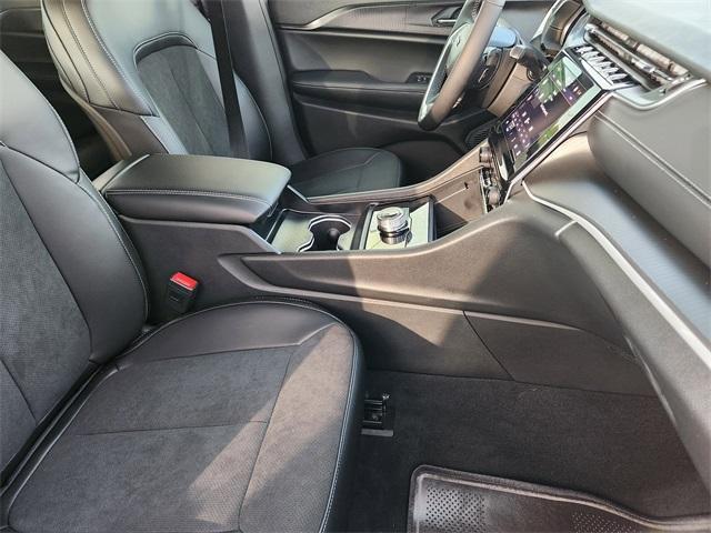 new 2025 Jeep Grand Cherokee L car, priced at $44,080