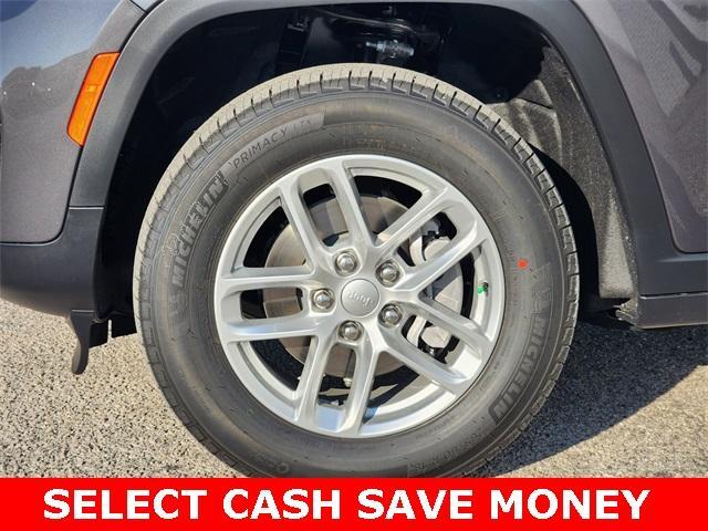 new 2025 Jeep Grand Cherokee car, priced at $36,875