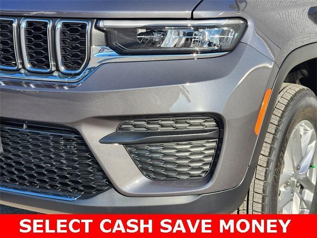 new 2025 Jeep Grand Cherokee car, priced at $36,875