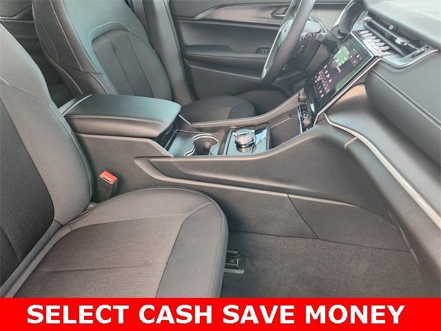 new 2025 Jeep Grand Cherokee car, priced at $36,875