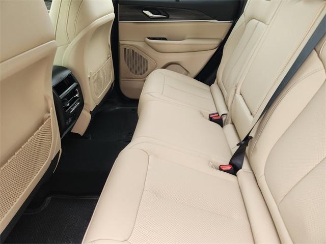 new 2025 Jeep Grand Cherokee car, priced at $43,685