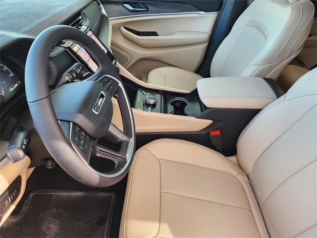 new 2025 Jeep Grand Cherokee car, priced at $46,965