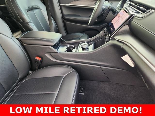 new 2025 Jeep Grand Cherokee car, priced at $46,745