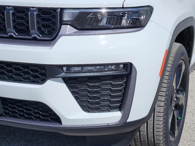 new 2026 Jeep Grand Cherokee car, priced at $46,905