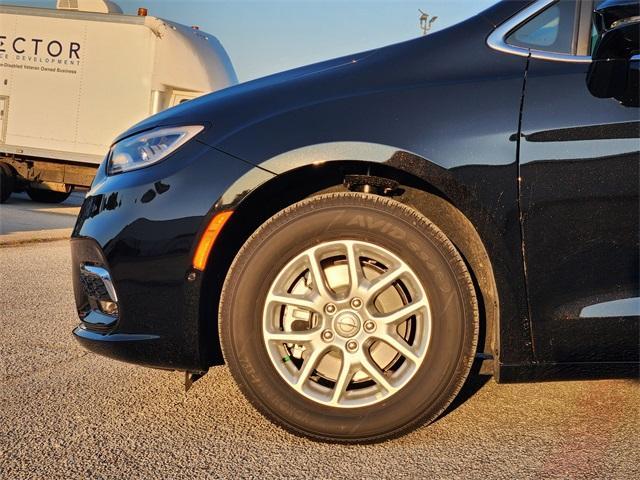 new 2026 Chrysler Pacifica car, priced at $36,840