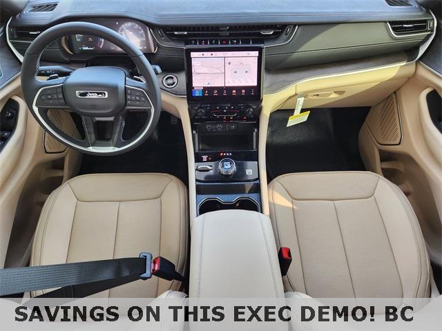 new 2025 Jeep Grand Cherokee car, priced at $50,930