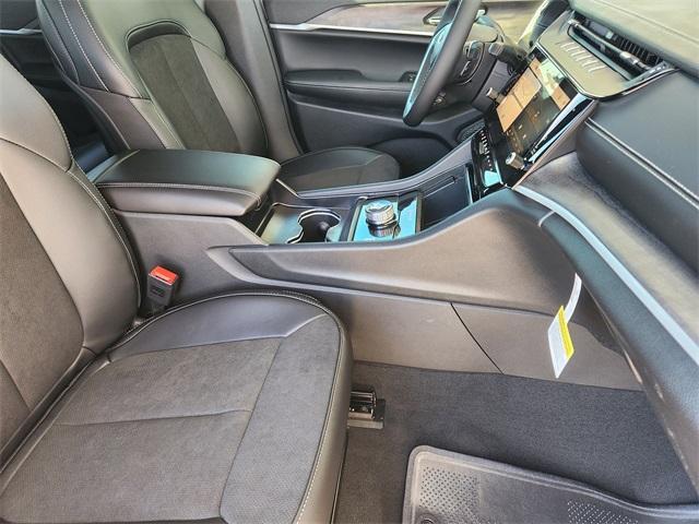 new 2026 Jeep Grand Cherokee car, priced at $42,880