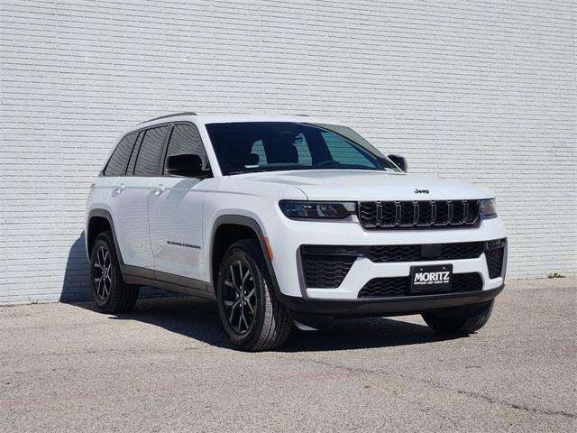 new 2026 Jeep Grand Cherokee car, priced at $42,880